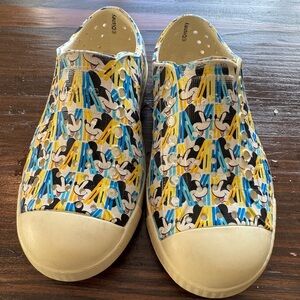 Native Jefferson Disney Mickey Mouse slip on kids shoes sze c10